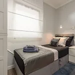 Tiny Pool House Ferienhaus