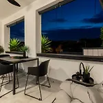 Tiny Pool House Ferienhaus *