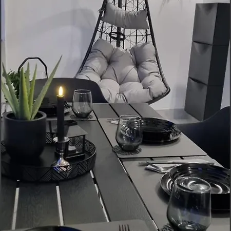 Tiny Pool House Vakantiehuis *