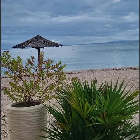 Tiny Pool House Σπίτι διακοπών Vir