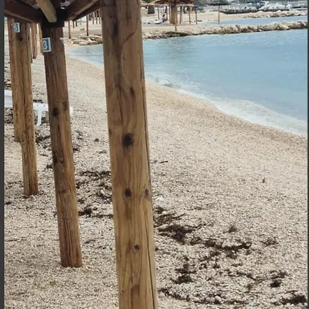 Σπίτι διακοπών Tiny Pool House *