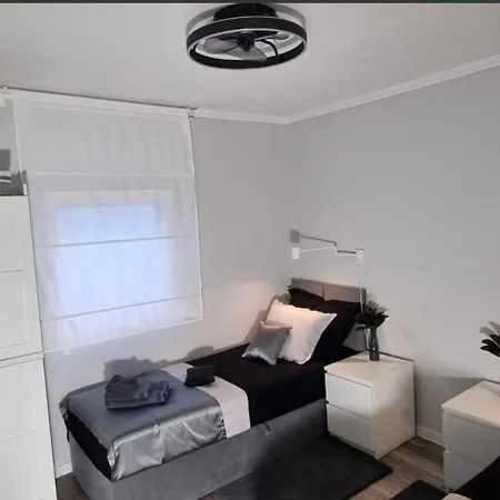 Σπίτι διακοπών Tiny Pool House *