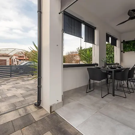 Tiny Pool House Vakantiehuis