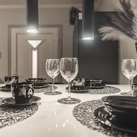 Vakantiehuis Tiny Pool House Vir