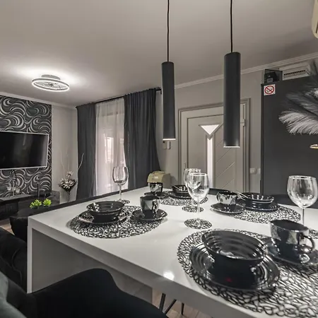 Tiny Pool House Vakantiehuis