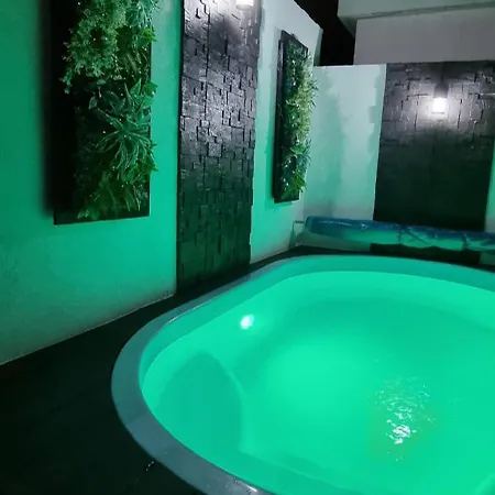 Σπίτι διακοπών Tiny Pool House Vir