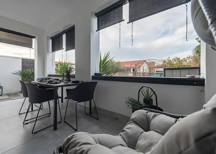 Vakantiehuis Tiny Pool House *