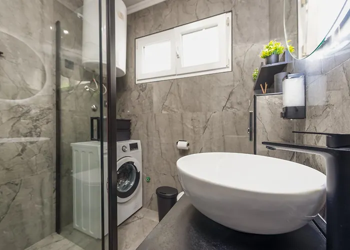 Tiny Pool House Vakantiehuis Vir