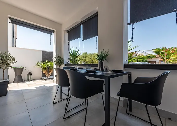 Vakantiehuis Tiny Pool House *