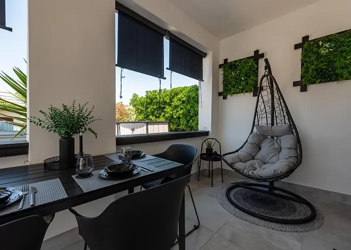 Vakantiehuis Tiny Pool House