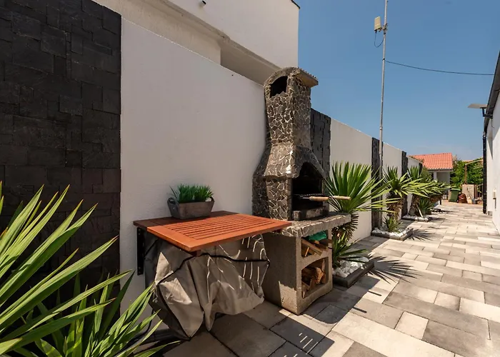 Vakantiehuis Tiny Pool House *