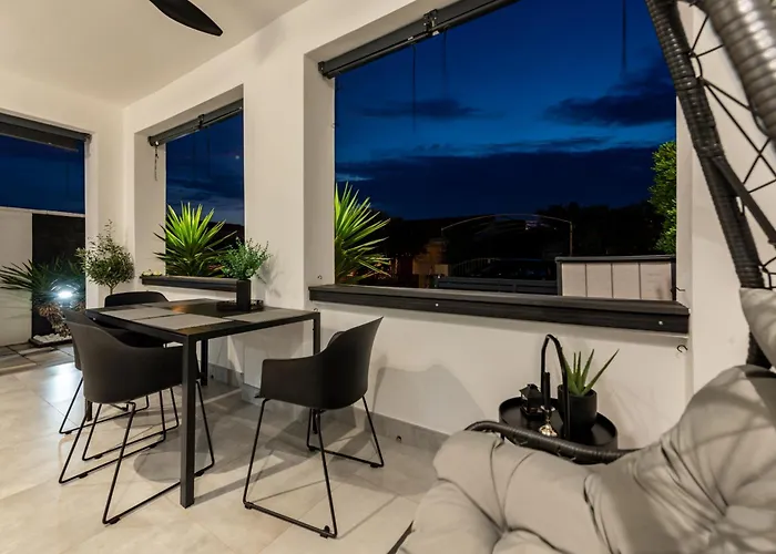 Tiny Pool House Vakantiehuis *