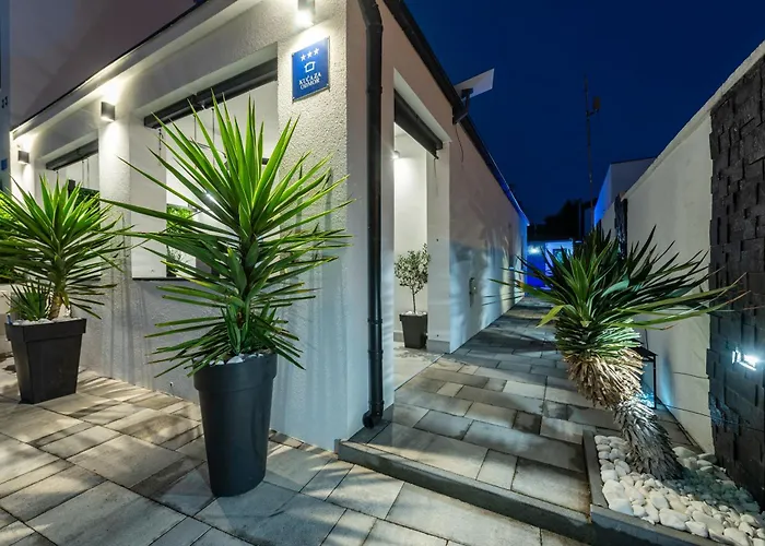 Vakantiehuis Tiny Pool House Vir