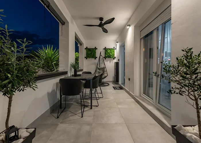 Tiny Pool House Vakantiehuis