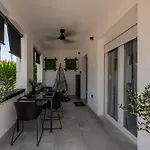 度假居 Tiny Pool House