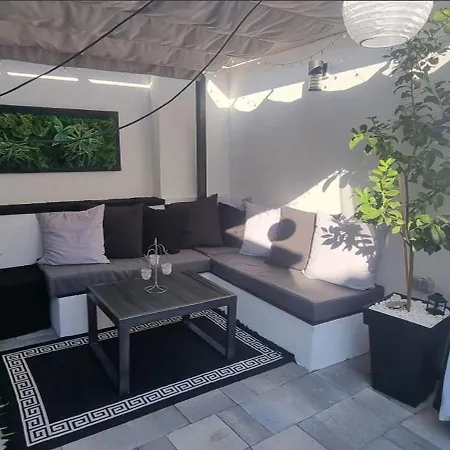 Tiny Pool House Holiday home *