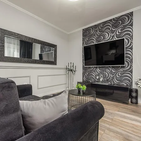 Prázdninový dům Tiny Pool House