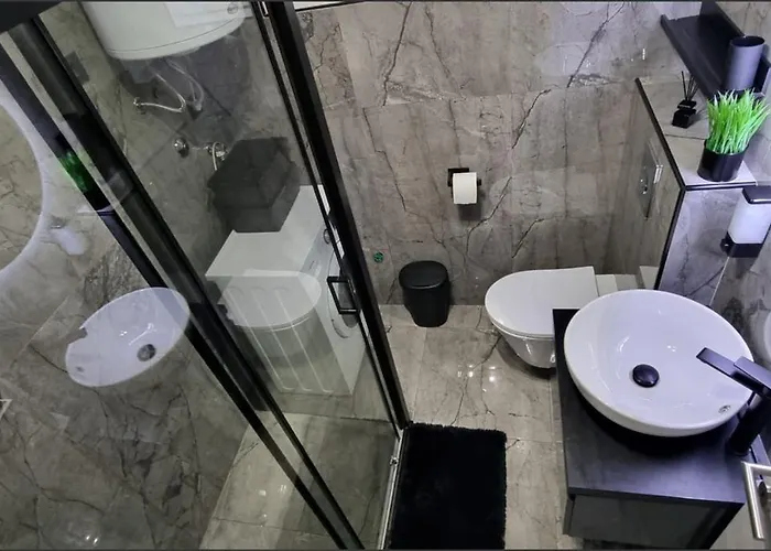 Tiny Pool House * Vir