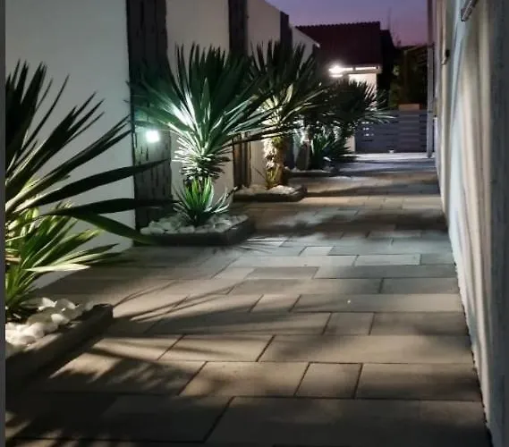 Tiny Pool House Vikendica Vir