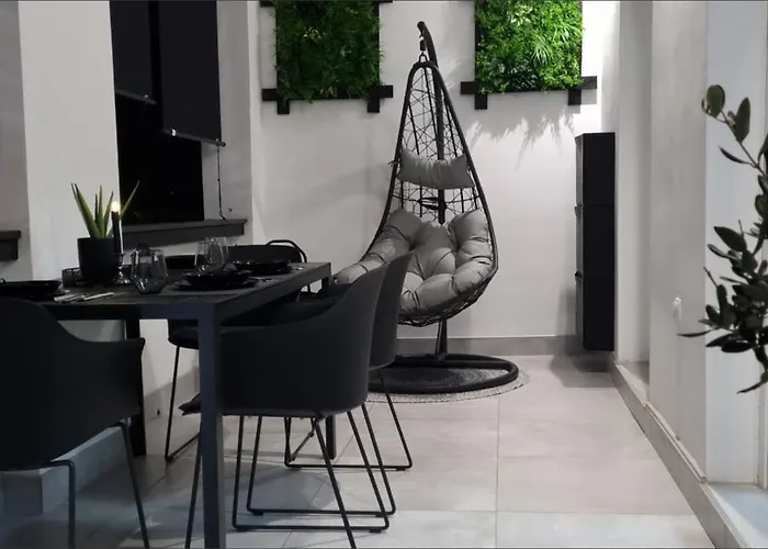 Vikendica Tiny Pool House