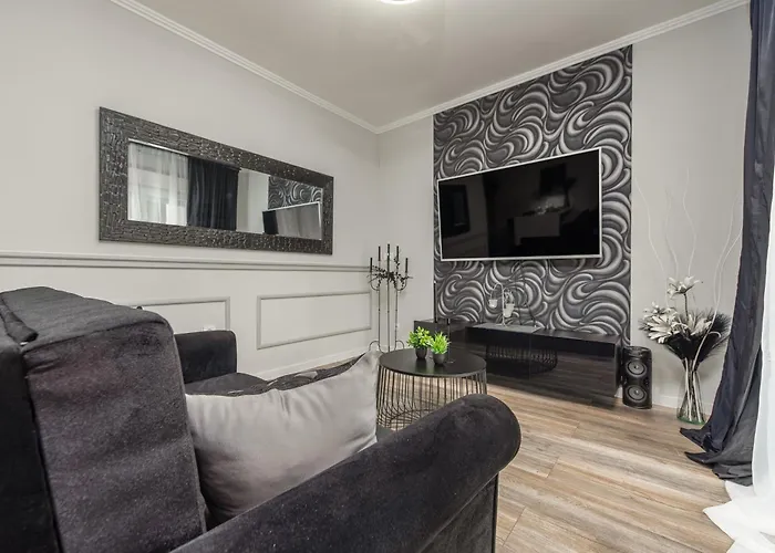 Vikendica Tiny Pool House