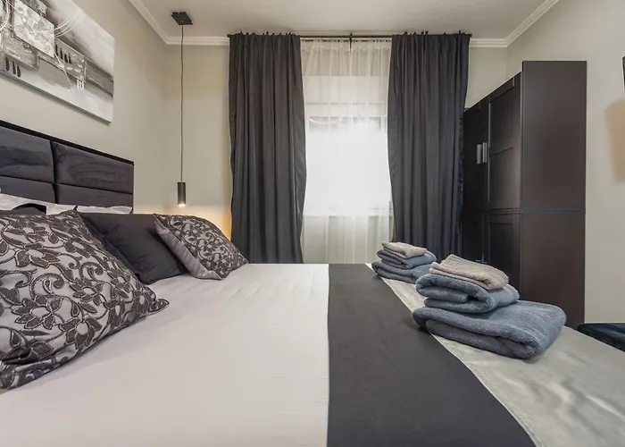 Vikendica Tiny Pool House *